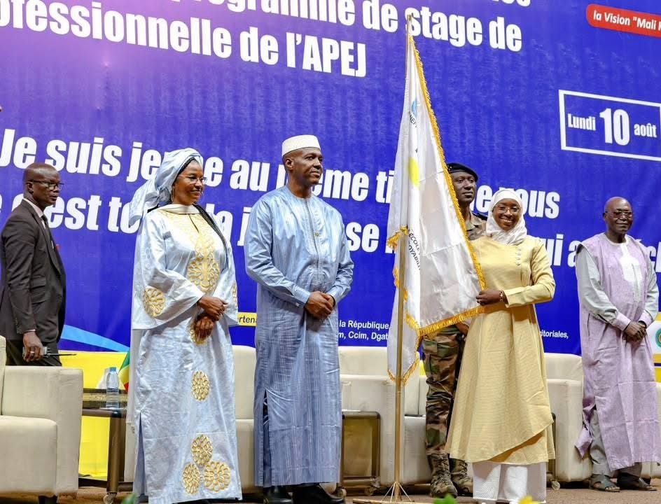 Programme de stage de formation professionnelle de l’APEJ : Le 15ème contingent baptisé feu Général d’armée Sadio Camara